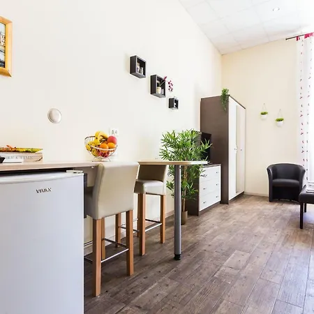Charming And Historic Old Town Apartman *
