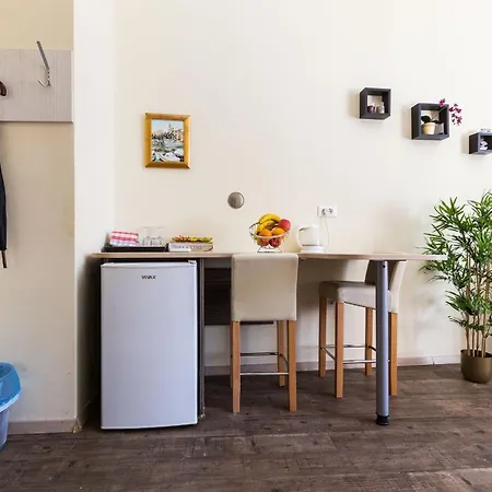 Charming And Historic Old Town Apartman
